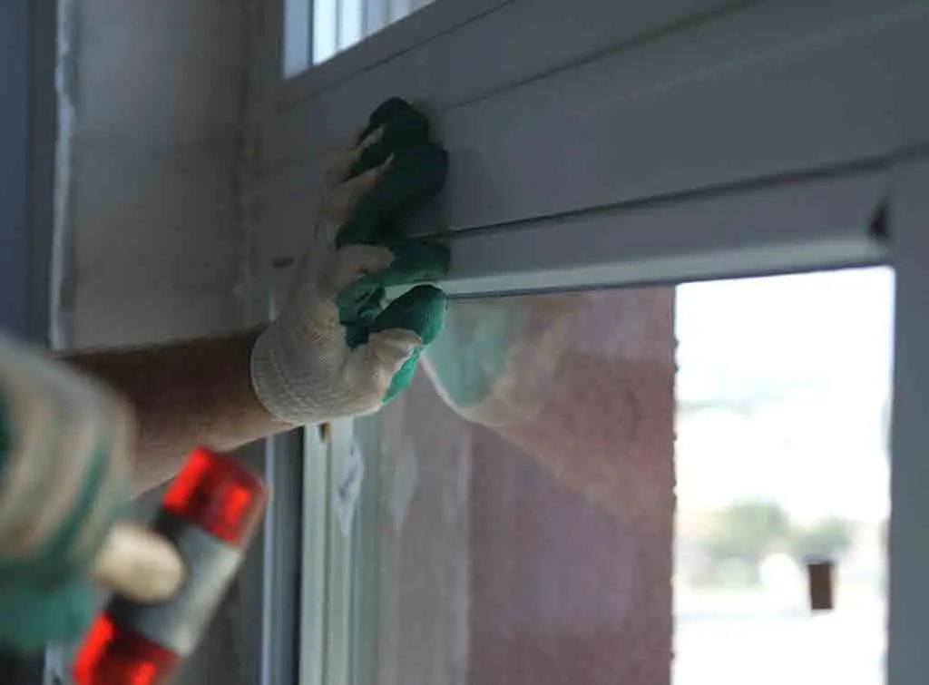 Professional glass restorer