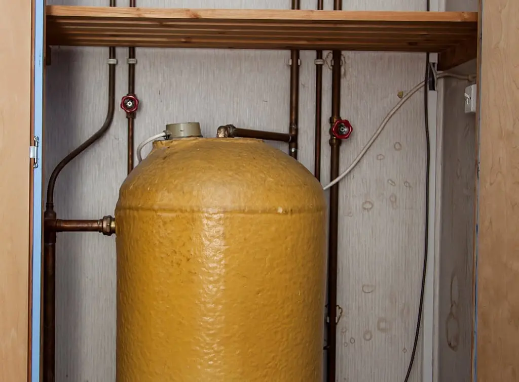 https://www.checkatrade.com/blog/wp-content/uploads/2024/10/Unvented-hot-water-cylinder-cost-1.jpg