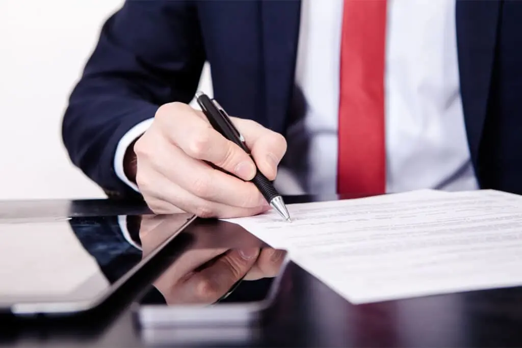 https://www.checkatrade.com/blog/wp-content/uploads/2023/07/Directors-loan-1-1024x683.jpg