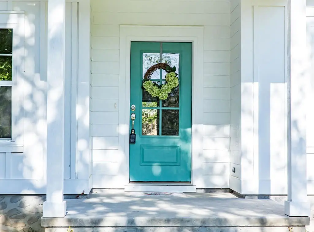 Turquoise blue front door ideas