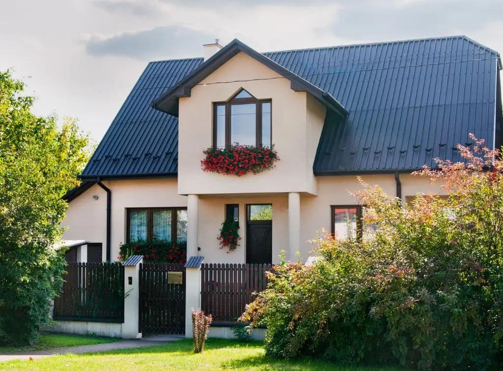 Double storey extension idea with idyllic house and dormer design