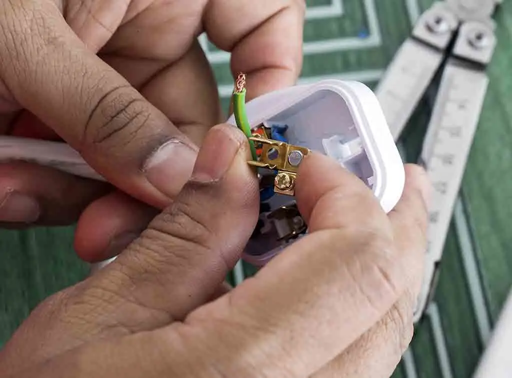Wiring a plug