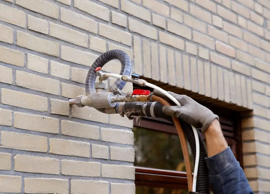 https://www.checkatrade.com/blog/wp-content/uploads/2025/02/cavity-wall-insulation-near-me-1024x738.jpeg