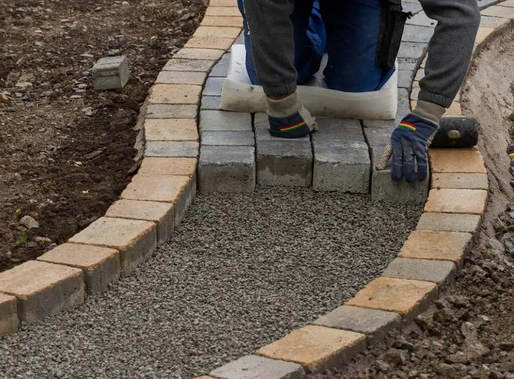 https://www.checkatrade.com/blog/wp-content/uploads/2021/07/become-a-paving-contractor-1.jpeg