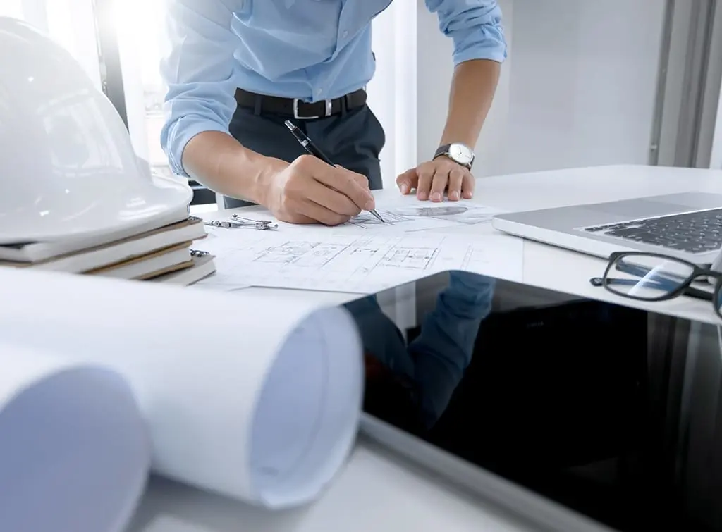 https://www.checkatrade.com/blog/wp-content/uploads/2023/11/becoming-a-construction-manager.jpg