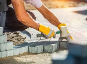 how do you lay block paving