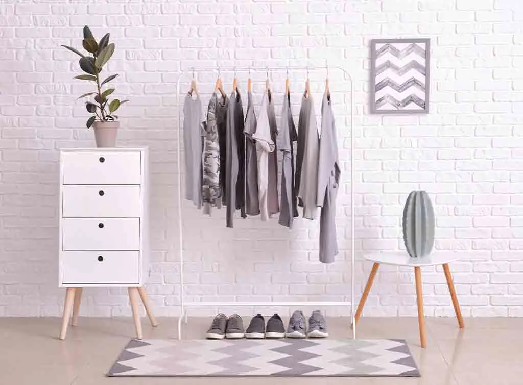 Small guest bedroom ideas - beauty room