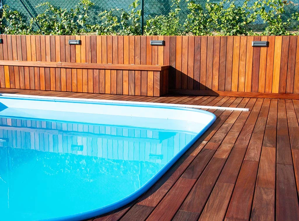 swimming pool deck fencing