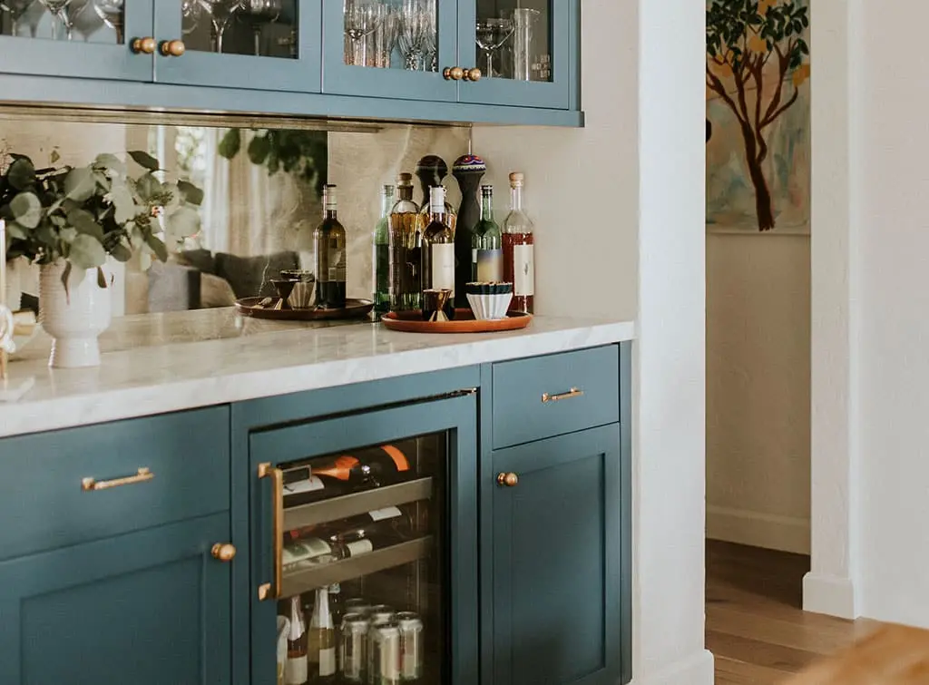 Home bar within a kitchen alcove