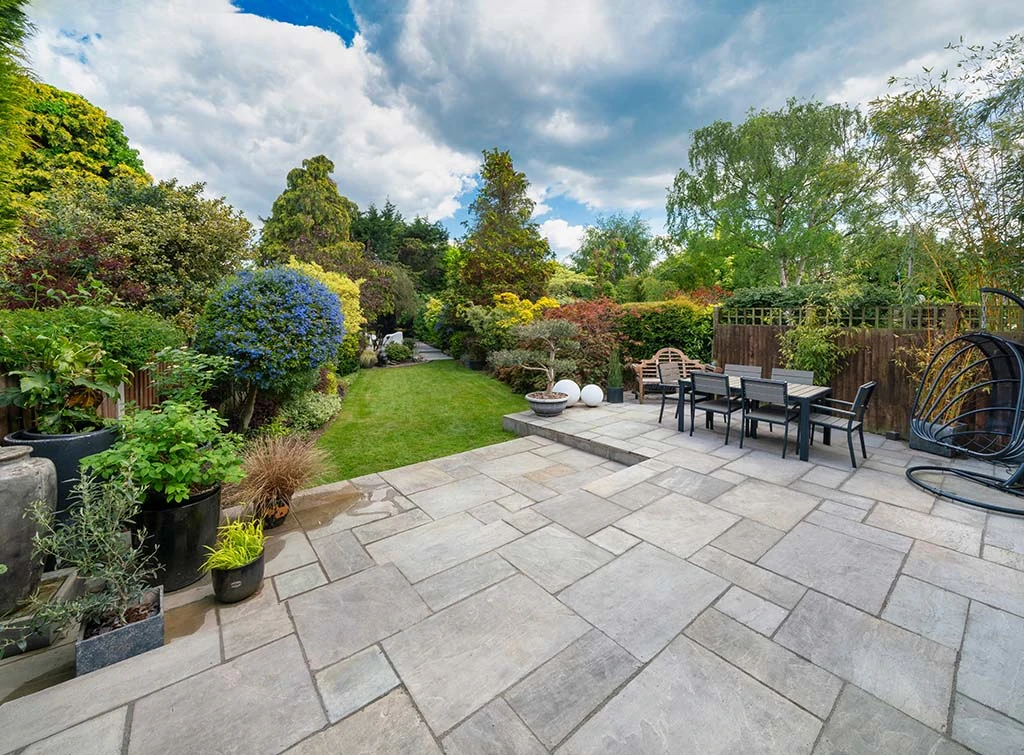 irregular patio slabs