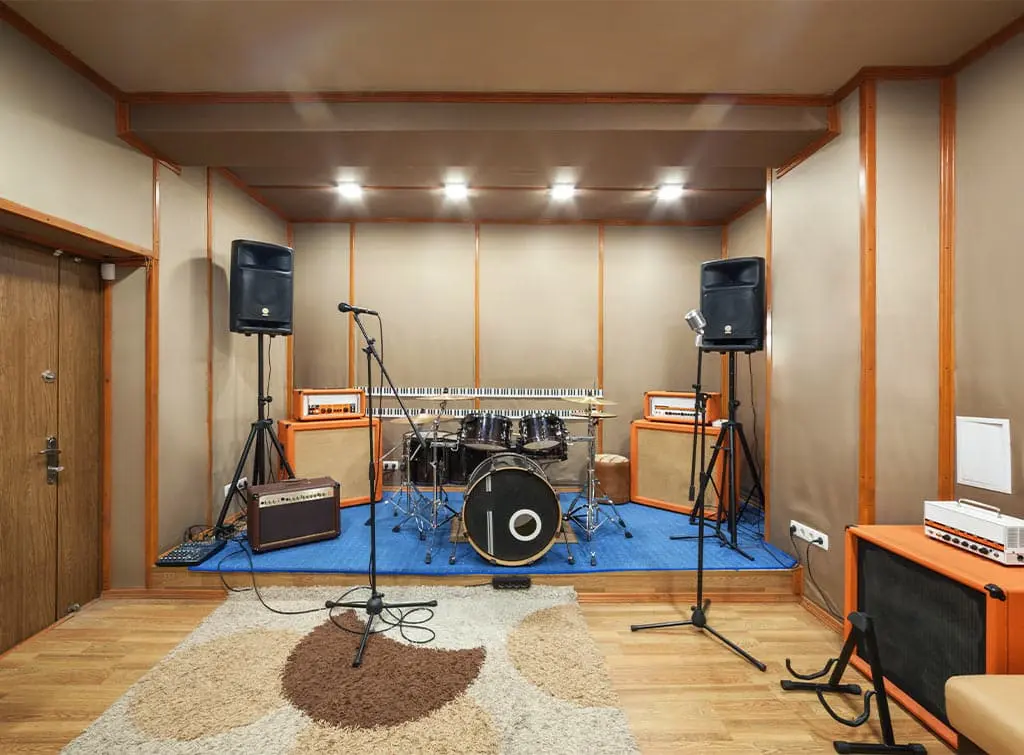 Soundproof studio room