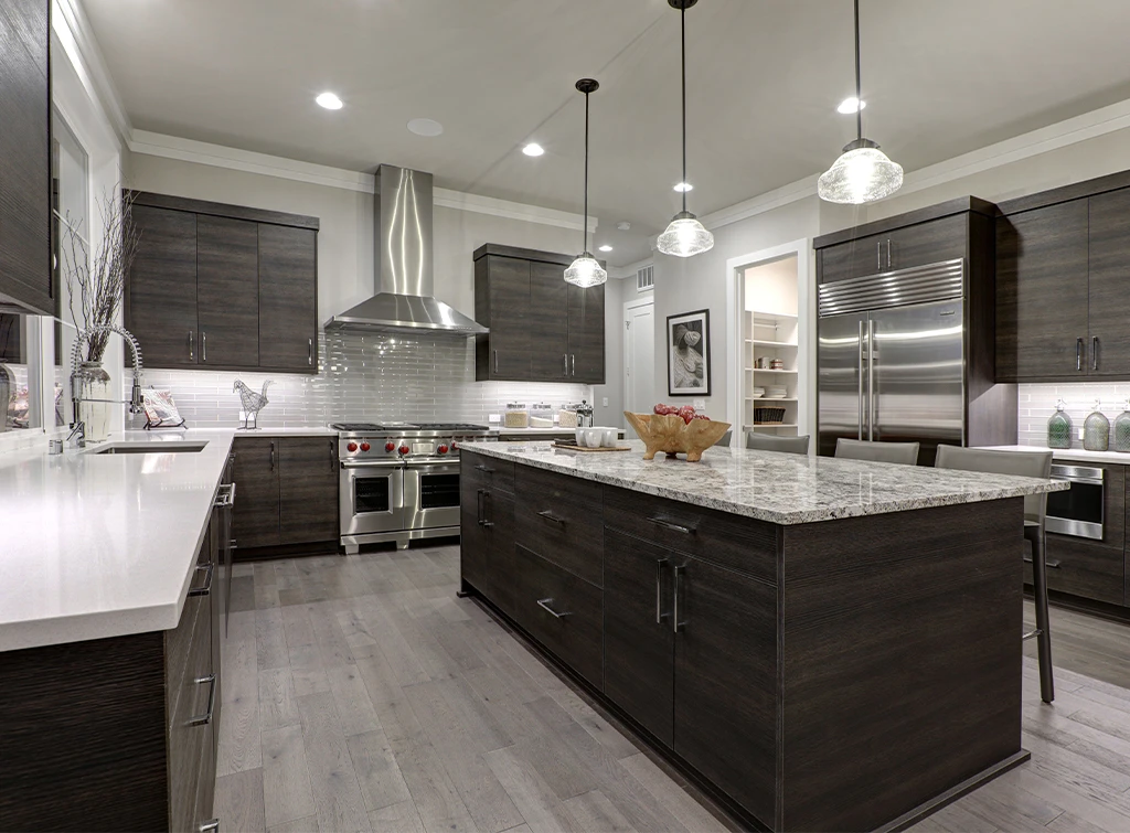Laying laminate floors in a kitchen 