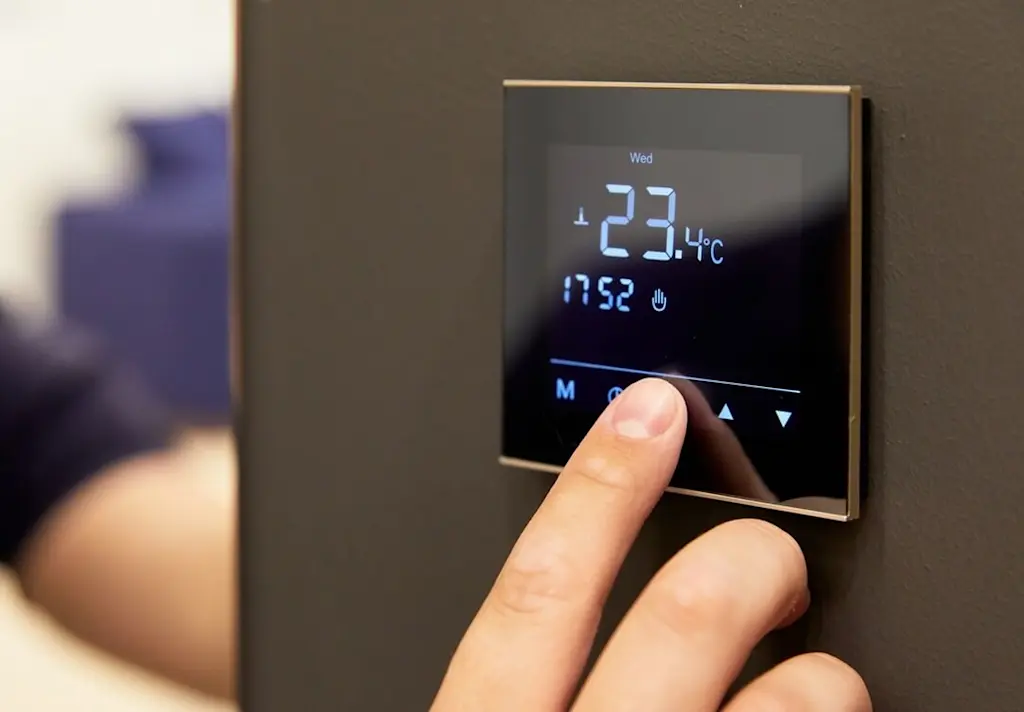 Thermostat for underfloor heating