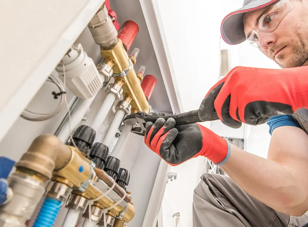 https://www.checkatrade.com/blog/wp-content/uploads/2024/04/plumber-interview-questions-image-3.jpg
