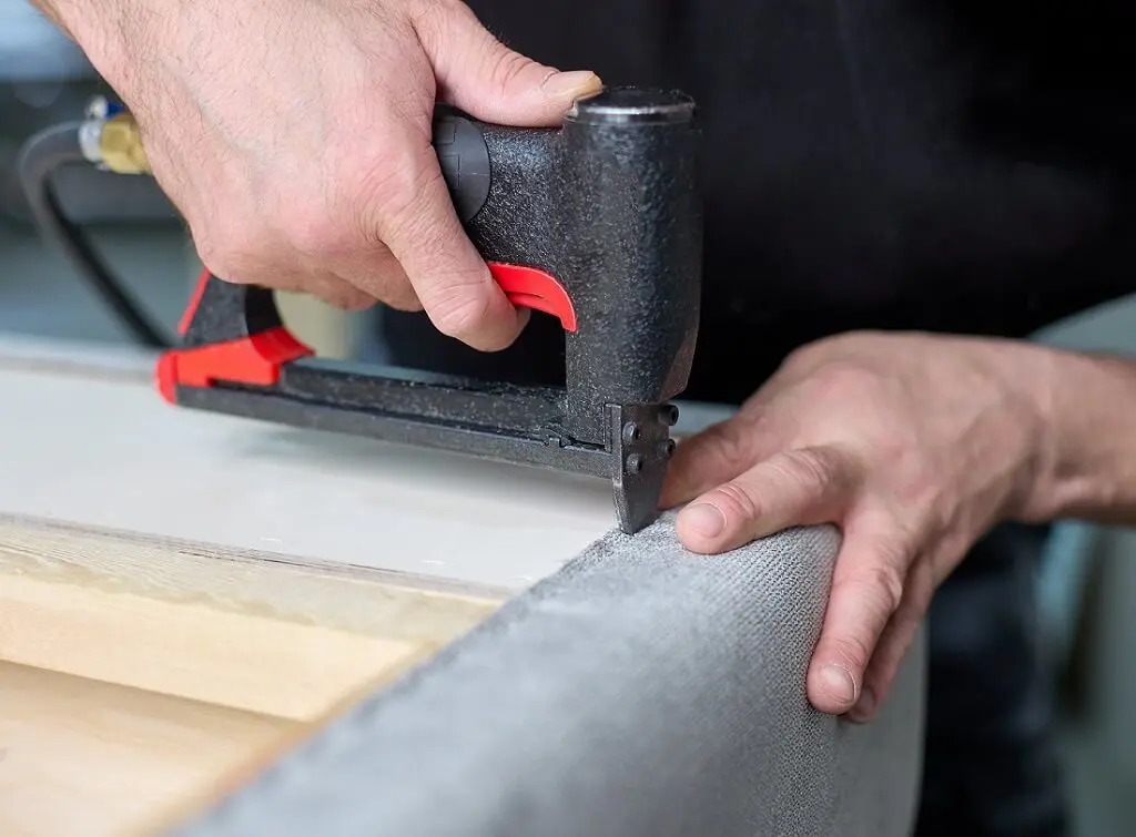 https://www.checkatrade.com/blog/wp-content/uploads/2020/05/furniture-re-upholstery-costs.jpeg