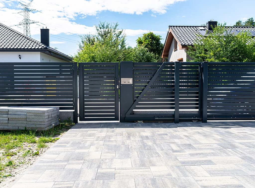 anthracite driveway gates