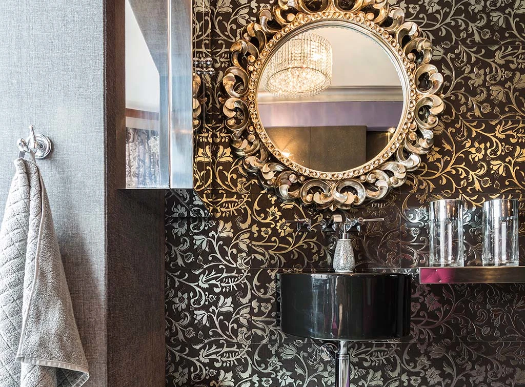 classic black and white bathroom wallpaper
