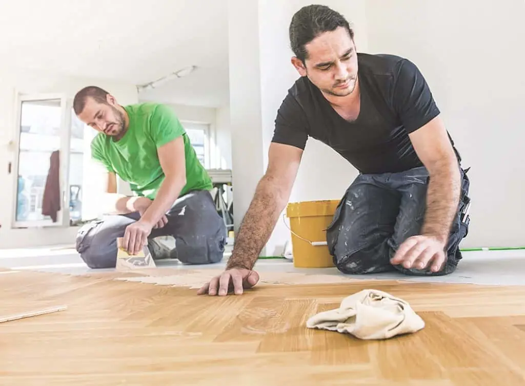 installing-parquet-flooring-laminate.jpeg