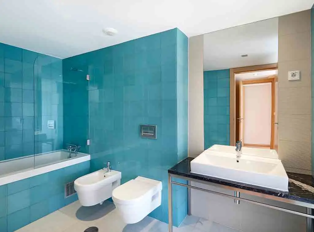 https://www.checkatrade.com/blog/wp-content/uploads/2021/02/Colourful-bath-panel-ideas-2.jpg