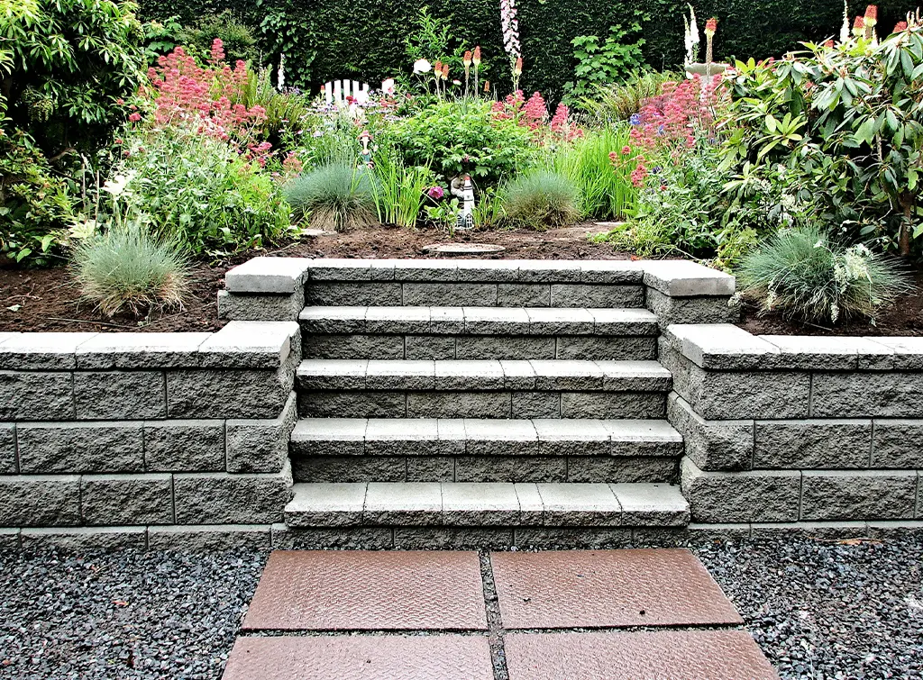 Install-a-retaining-wall-1.gif