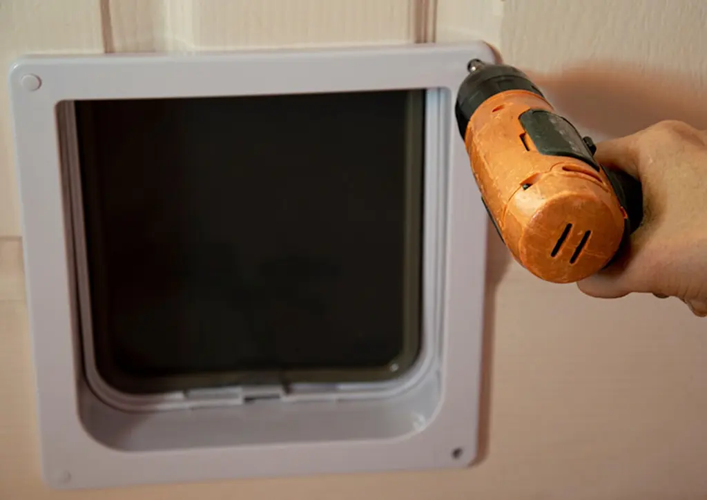 Attaching a cat flap