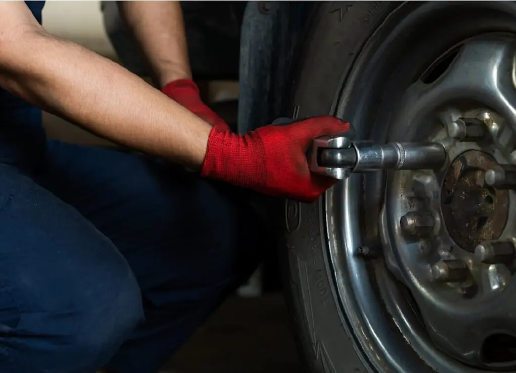 Locking wheel nut removal near me