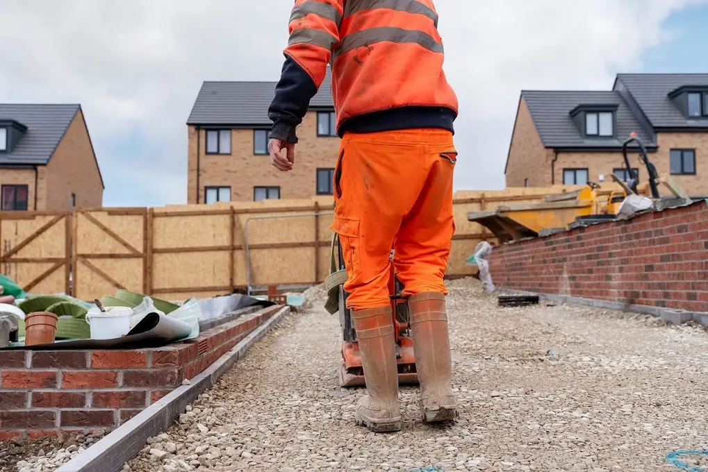 https://www.checkatrade.com/blog/wp-content/uploads/2024/09/average-driveway-patio-and-paver-salary-driveway.jpeg
