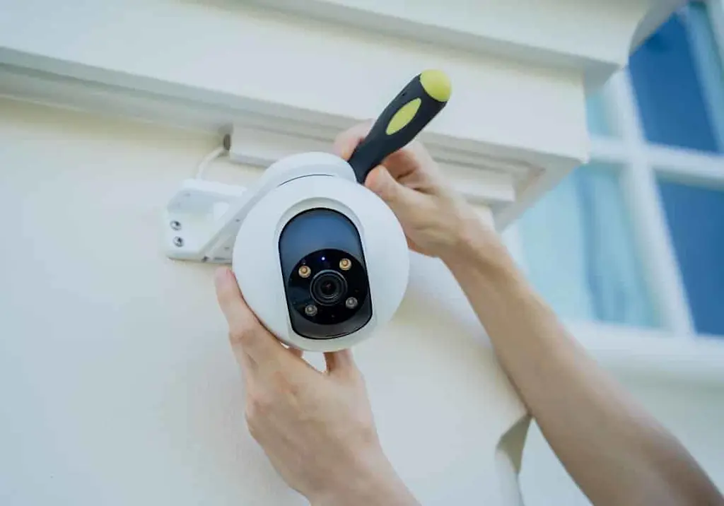 https://www.checkatrade.com/blog/wp-content/uploads/2024/06/whta-are-the-CCTV-rules-for-business-installation.jpeg