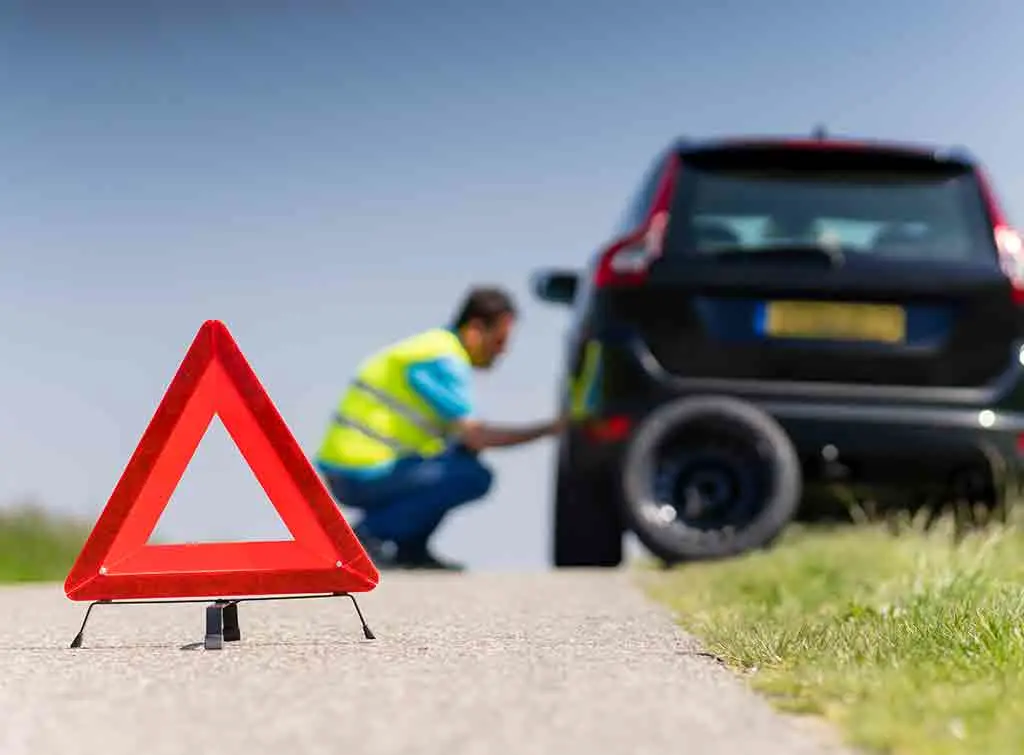 https://www.checkatrade.com/blog/wp-content/uploads/2022/03/how-much-does-vehicle-recovery-cost.jpg