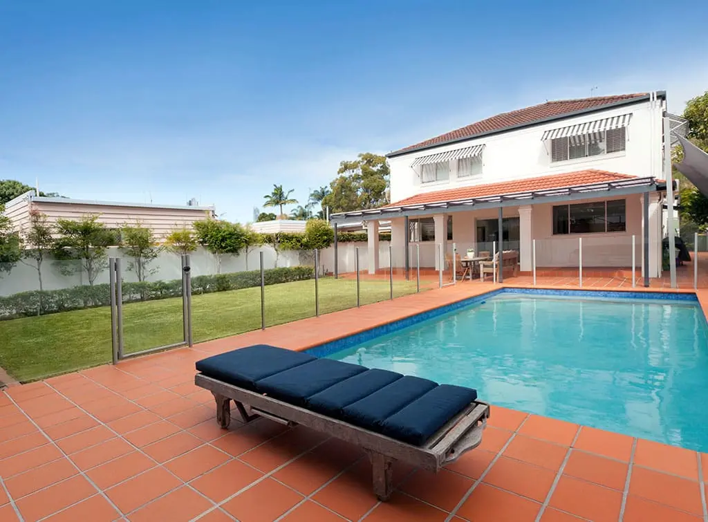 glass fence panels around swimming pool