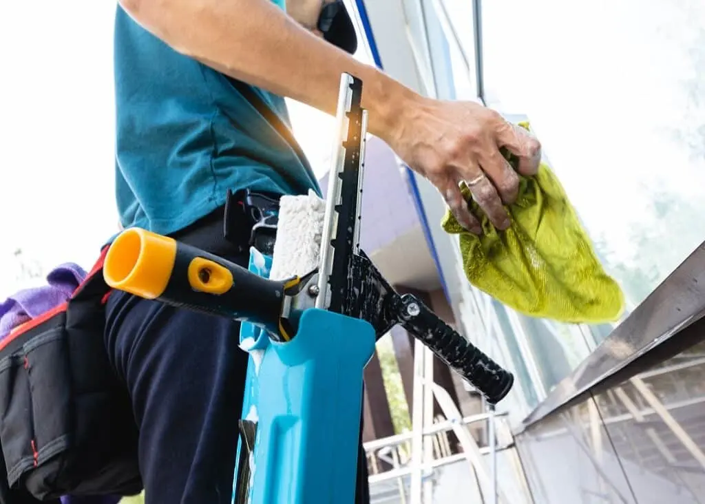 https://www.checkatrade.com/blog/wp-content/uploads/2024/08/choosing-a-window-cleaning-business-name-1024x732.jpg