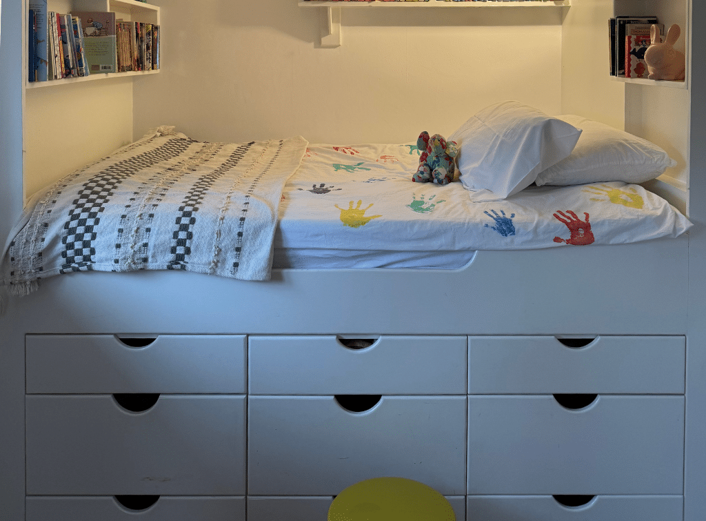 Under-bed storage in a child