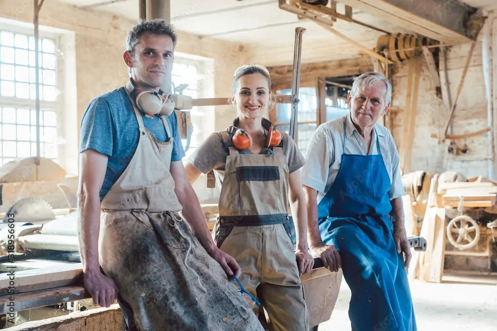 https://www.checkatrade.com/blog/wp-content/uploads/2023/12/trade-Starting-a-family-business.jpg