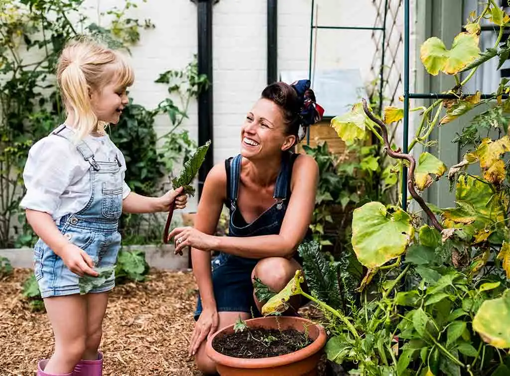 https://www.checkatrade.com/blog/wp-content/uploads/2021/05/eco-friendly-garden-homes-for-wildlife.jpg