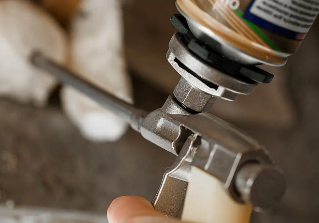 spray foam applicator gun