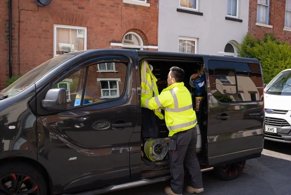 https://www.checkatrade.com/blog/wp-content/uploads/2023/10/buying-a-van-for-business-1024x684.jpg