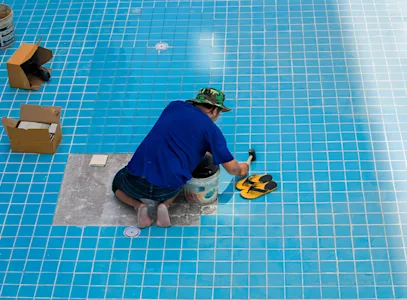 Build a swimming pool - Tiling the pool