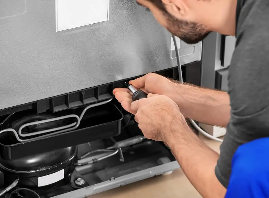https://www.checkatrade.com/blog/wp-content/uploads/2020/07/cost-of-fridge-repair-services-in-local-area.jpeg