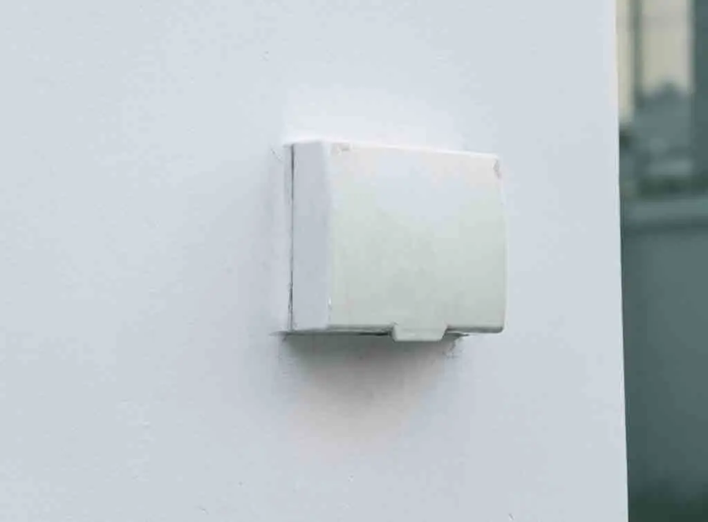 Cost of outdoor plug socket with waterproof cover