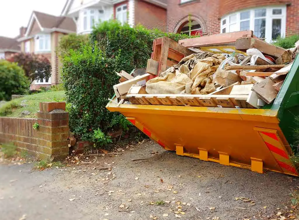 https://www.checkatrade.com/blog/wp-content/uploads/2020/12/cost-of-house-clearance.jpg