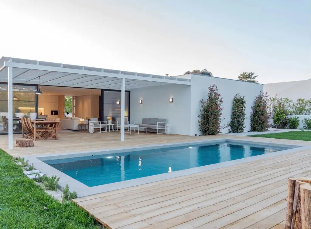Decking ideas for large gardens - swimming pool