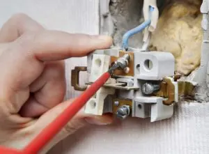 How to replace a light switch