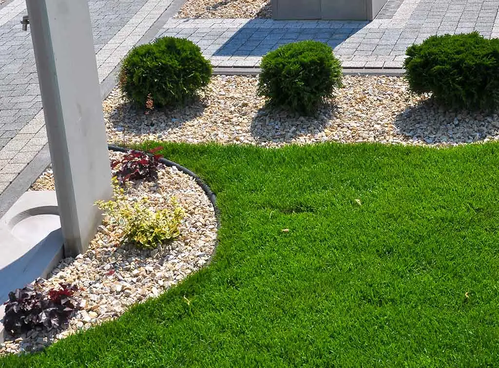 gravel edging on driveway