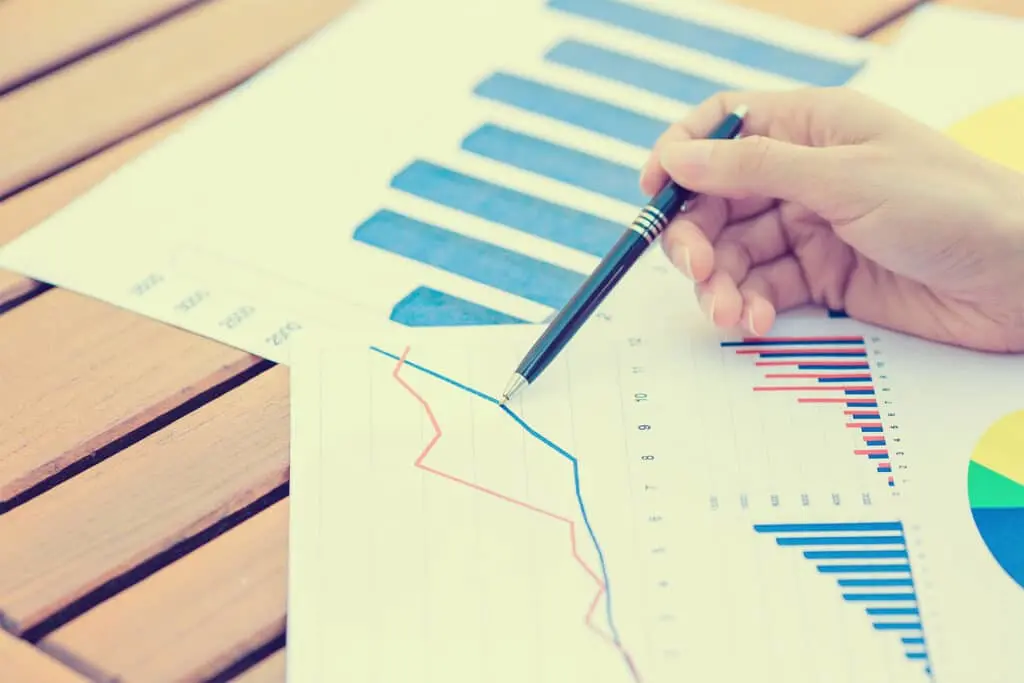 https://www.checkatrade.com/blog/wp-content/uploads/2023/07/Improving-cash-flow-1024x683.jpg