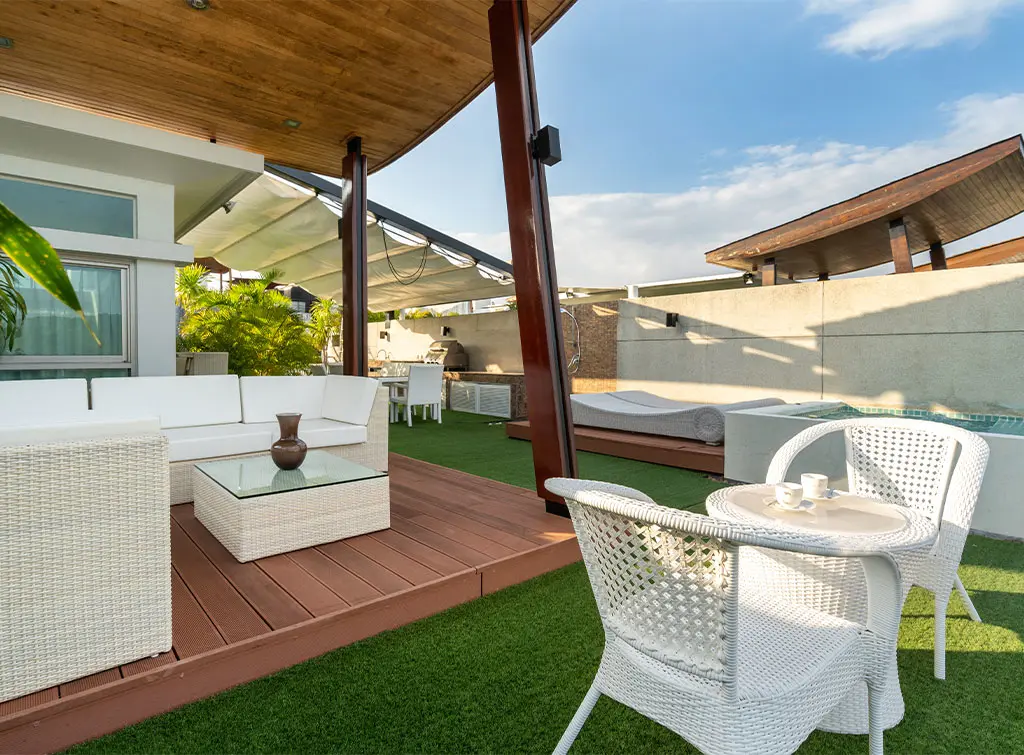 Decking ideas - Large garden