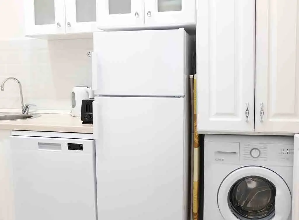 Freestanding dishwasher