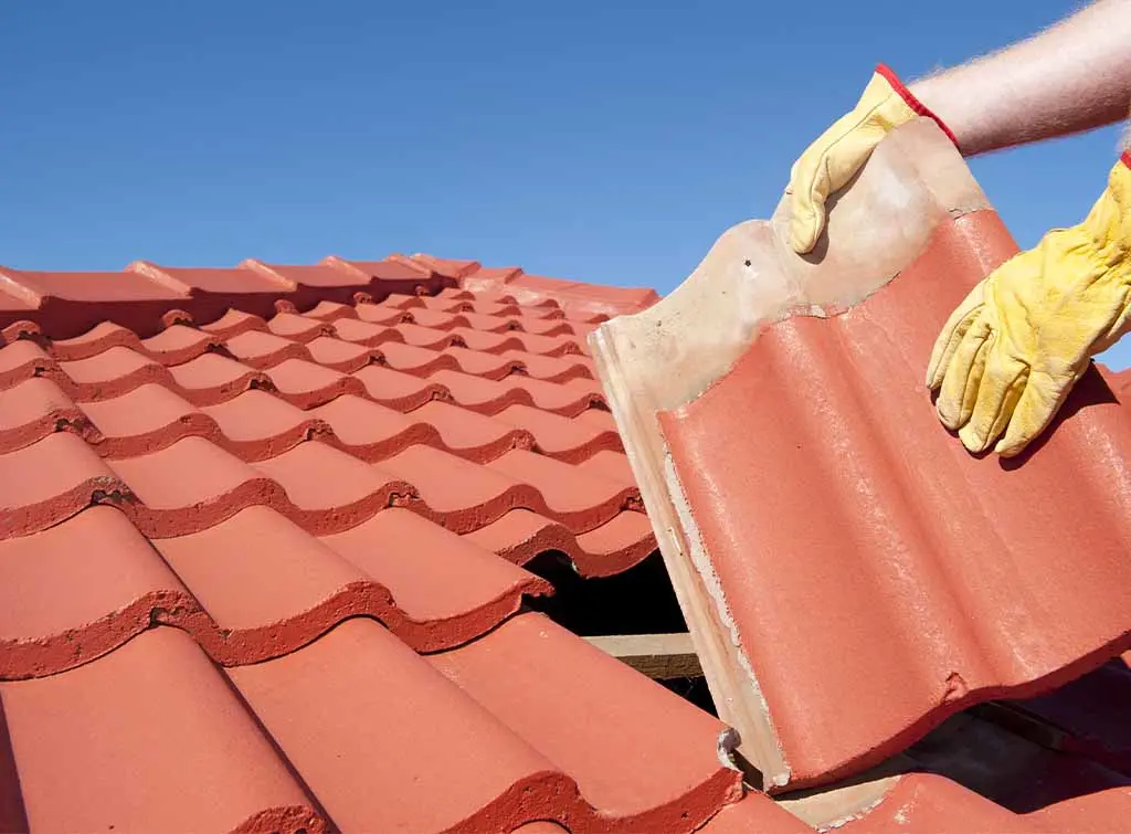 Roof tile replacement costs in 2025