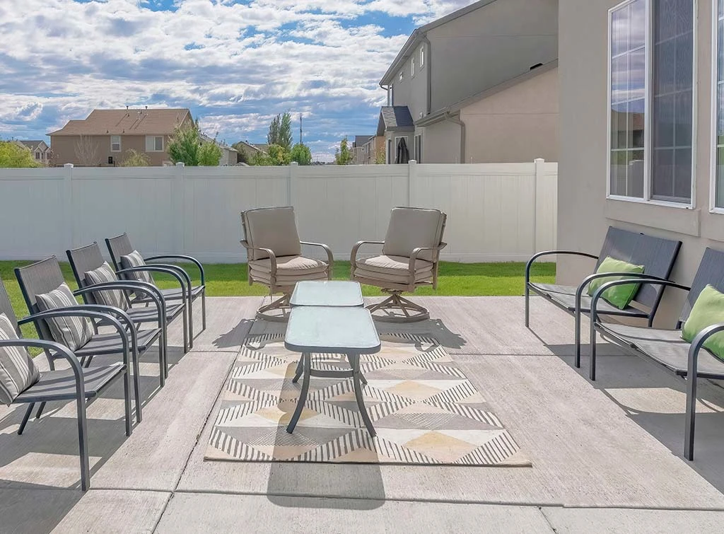 patio with outdoor rug