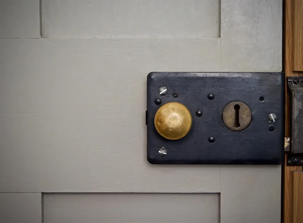rim lock front door