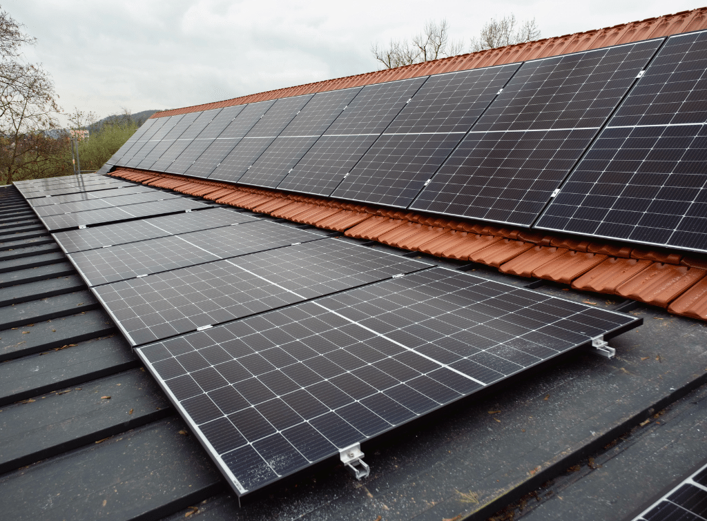 Flat roof solar panel installation